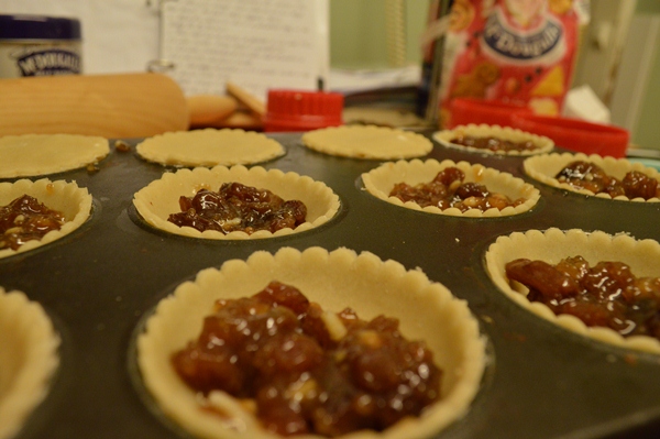Fill the pie cases with mincemeat