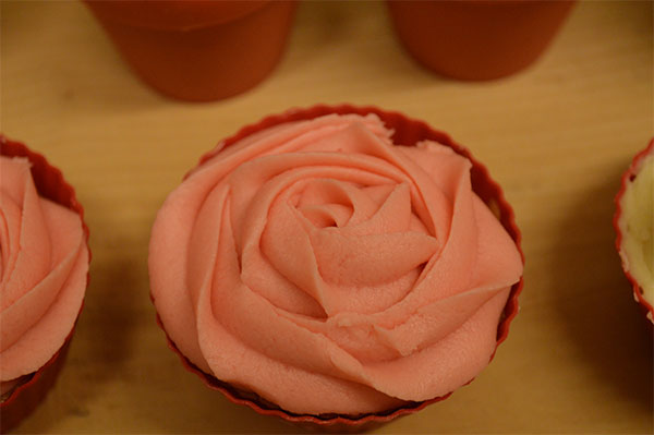 Valentines Cupcake IdeasPiped Roses