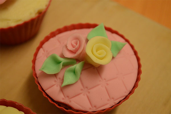 Valentines Cupcake Ideas Sugarpaste Rolled Roses