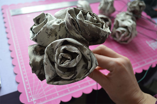 Diy-Fabric-Rose-Bouquet---Build-Roses-up-into-a-bunch