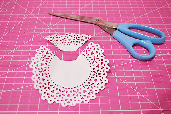 Things-to-Do-With-Doilies-DIY-Dress