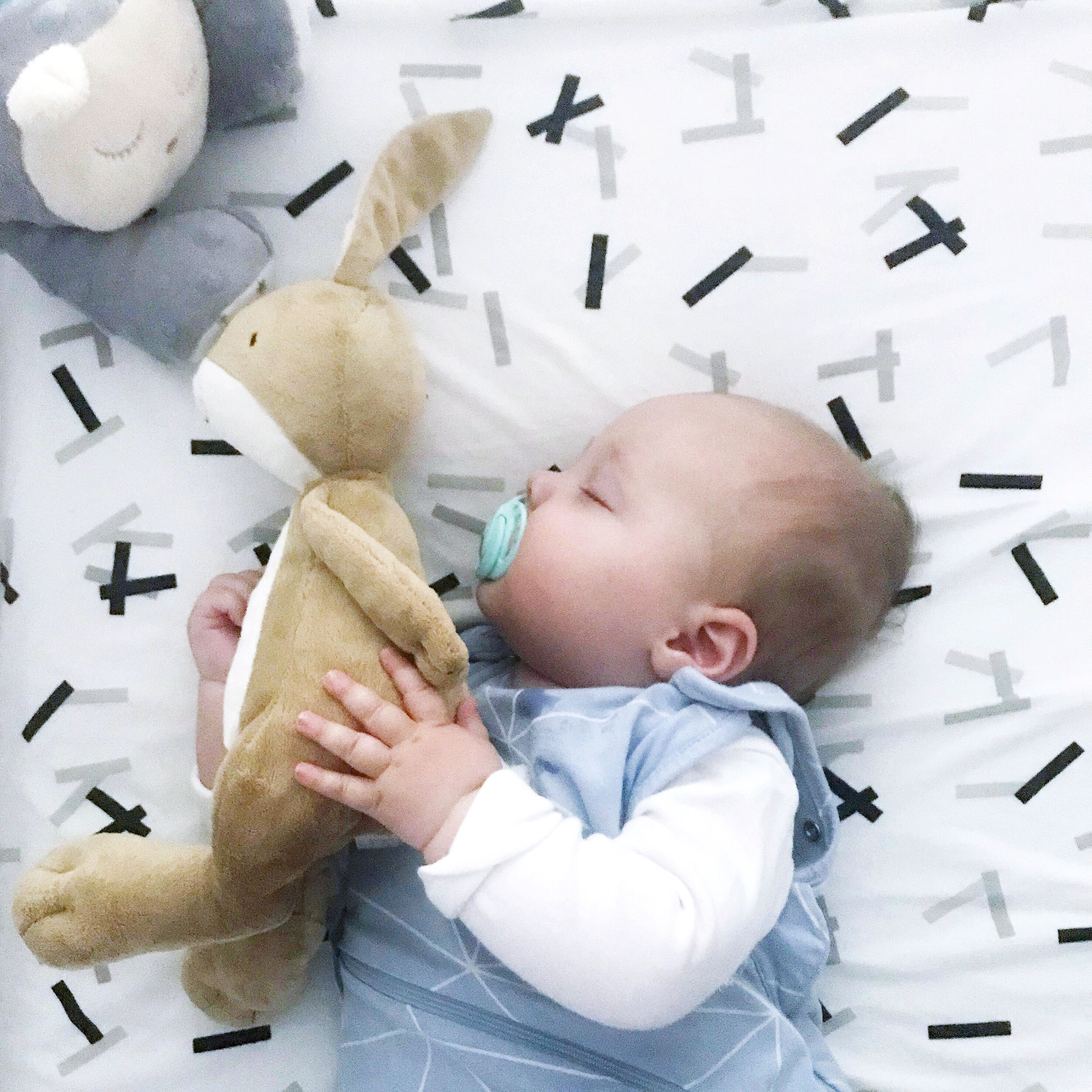 Baby nap and bedtime routine